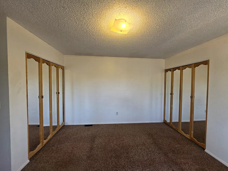 627 1/2 Highline Dr — Photo 12