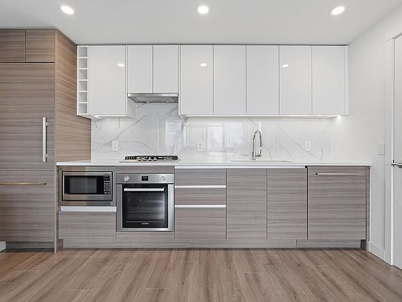 2nd image of 823 Carnarvon St #1506