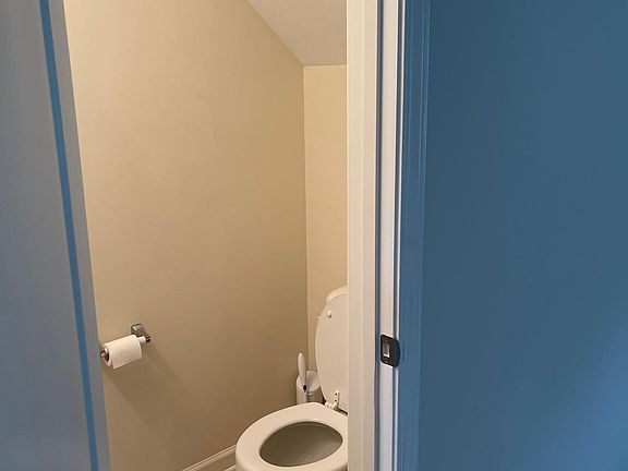4th image of 1124 Waterlyn Dr