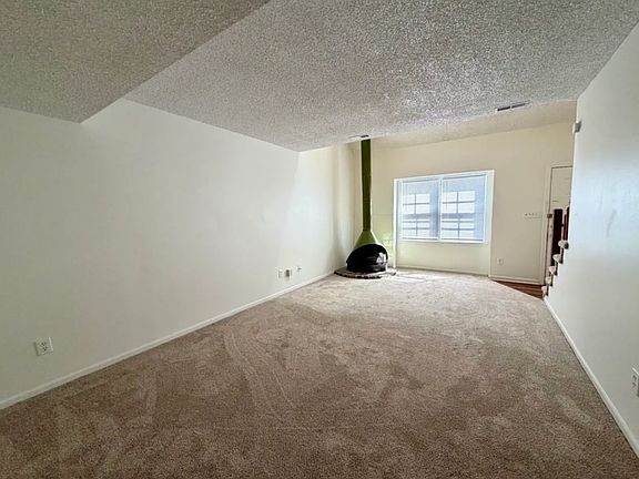 3rd image of 1401 Pennsylvania St