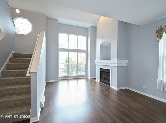 2nd image of 21 E Illinois Ave
