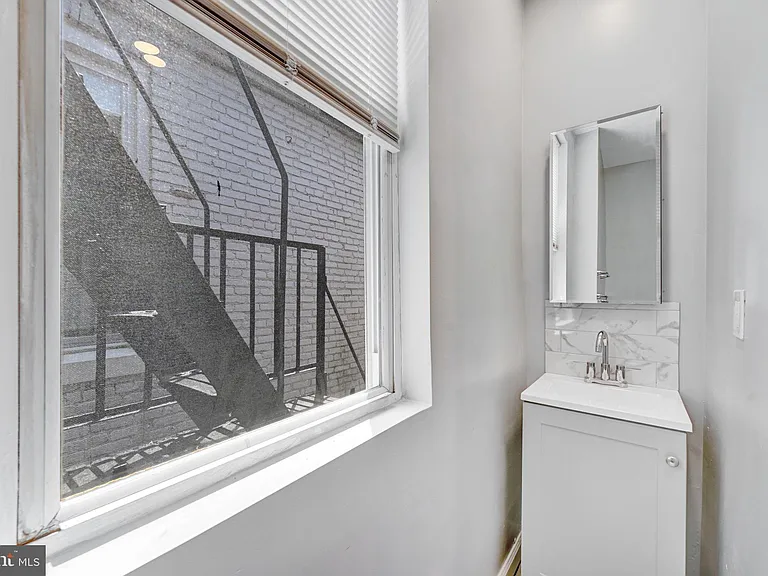 319 E 22nd St #2 — Photo 5