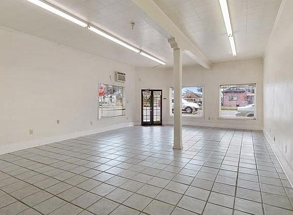 5th image of 1681 N Broad St