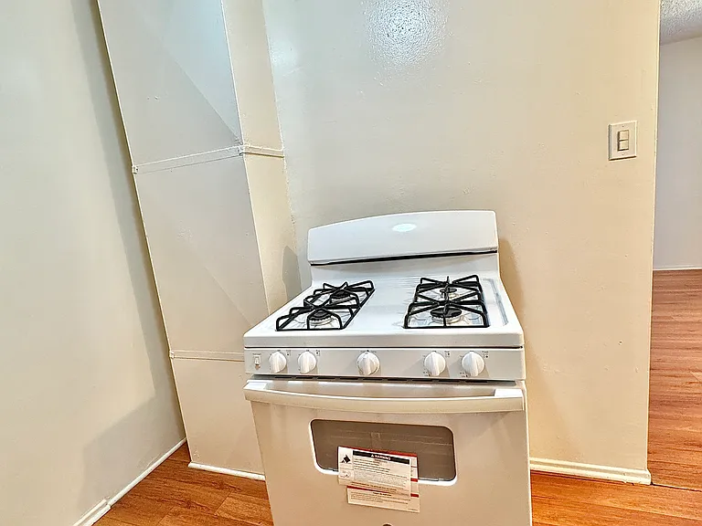 13014 Sherman Way — Photo 21