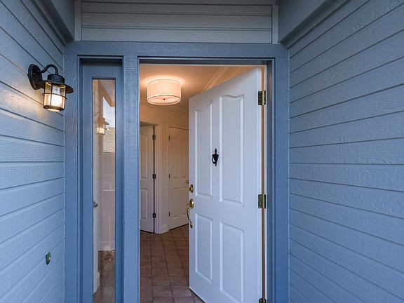 3rd image of 528 Hermosa Ave