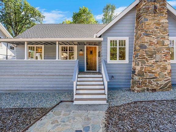 2nd image of 2968 Coloma St