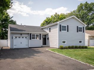 2624 Saw Mill Rd, North Bellmore, NY 11710