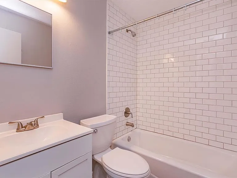 302 Ballard Ave — Photo 16