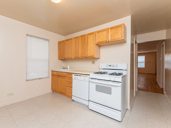 2nd image of 544 N Hermitage Ave #2