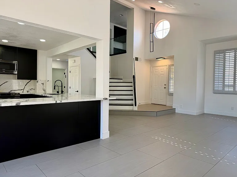 9713 Horizon Hills Dr — Photo 4