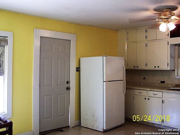 5th image of 724 E Mayfield St