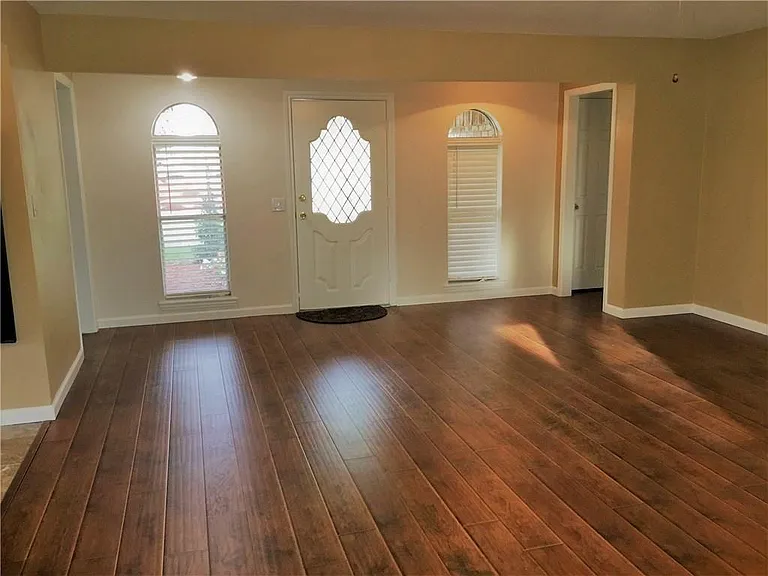 5813 Bobbie Ln — Photo 10