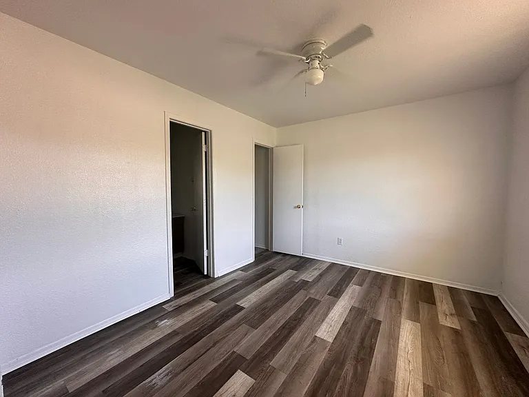 1808 Springlake W — Photo 8