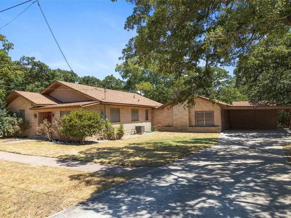 233 S Houston St, De Leon, TX 76444