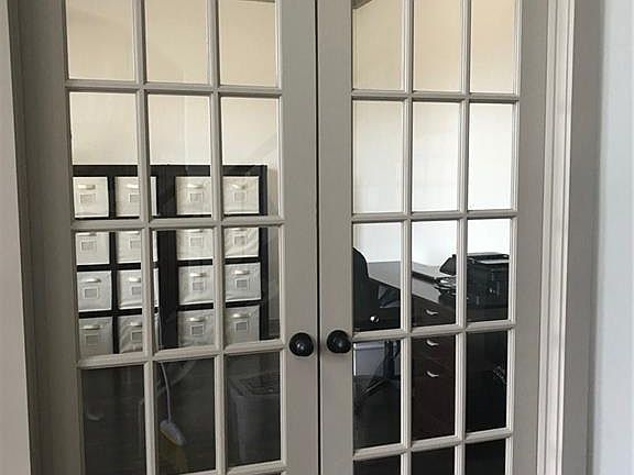 3rd image of 9213 Concord Park Dr