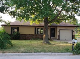 1509 W Meadow St, Ozark, MO 65721