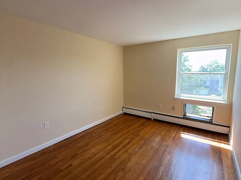 105 Preston St — Photo 14