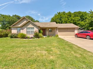 20929 E 35th Pl, Broken Arrow, OK 74014