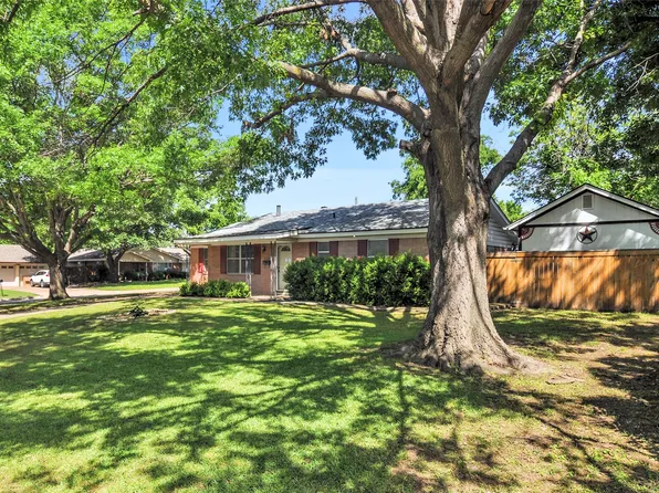 218 Vernon Castle Ave, Benbrook, TX 76126