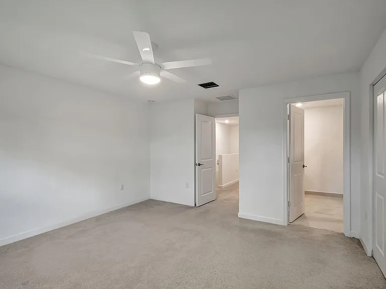6851 Broadwater Ln — Photo 8