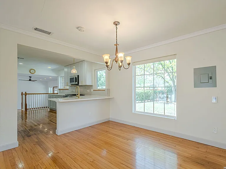 227 Devonshire Dr — Photo 14