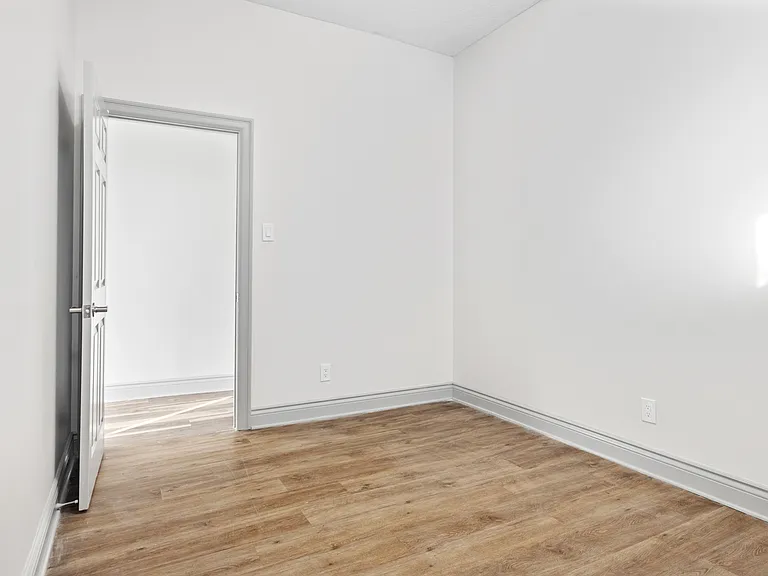 455 Somerset St W #2 — Photo 8