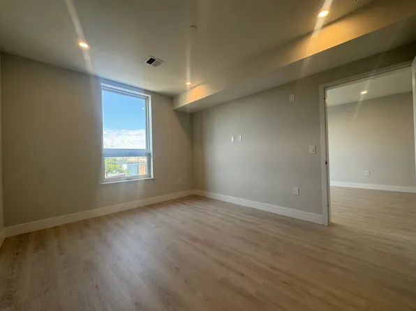 24 Brooks Street image 7 of 13