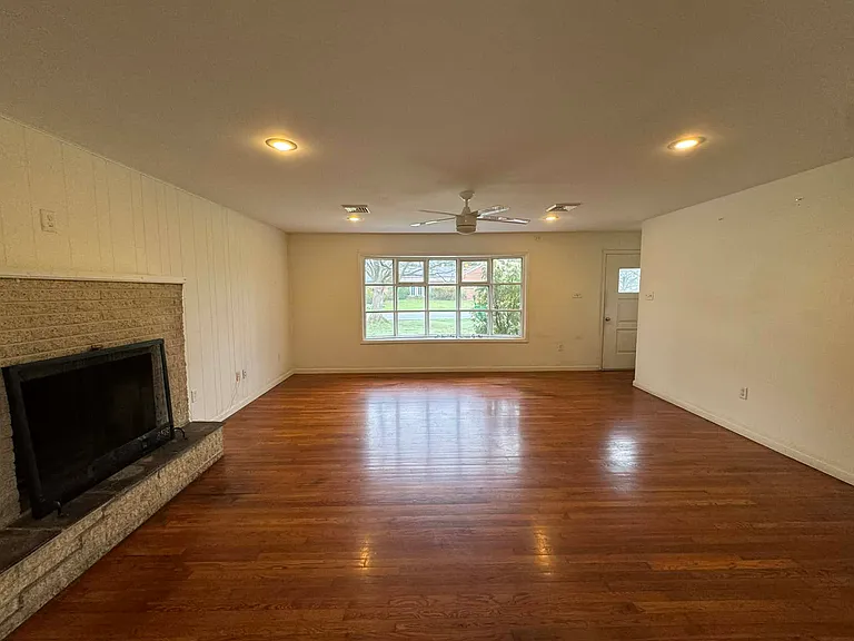 6641 Conway Rd — Photo 10