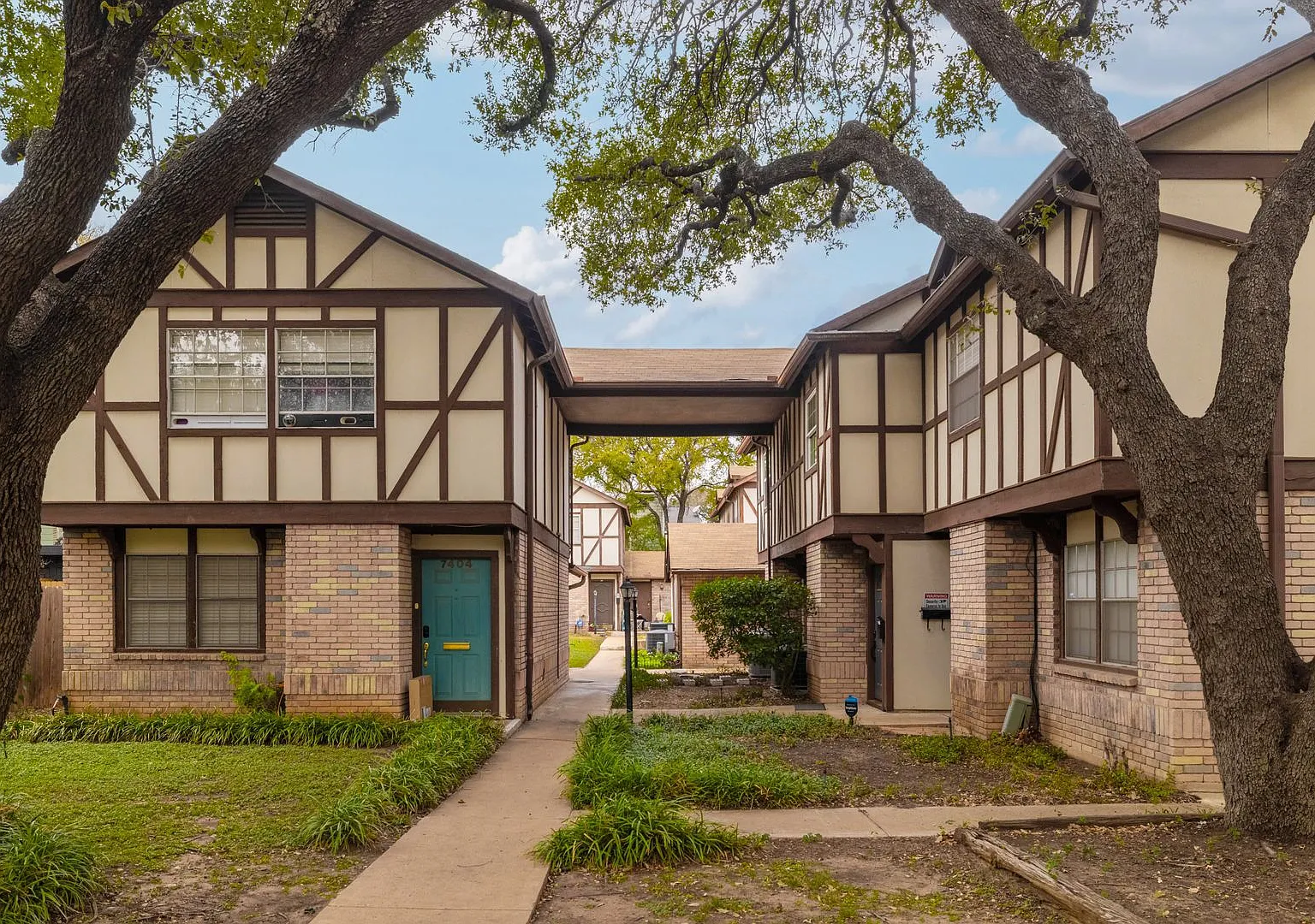 Available: 1 BD / 1 BA Northwest Hills Townhome — Photo 1