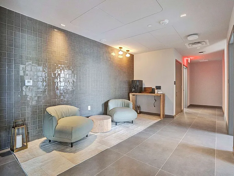 Building's Lounge