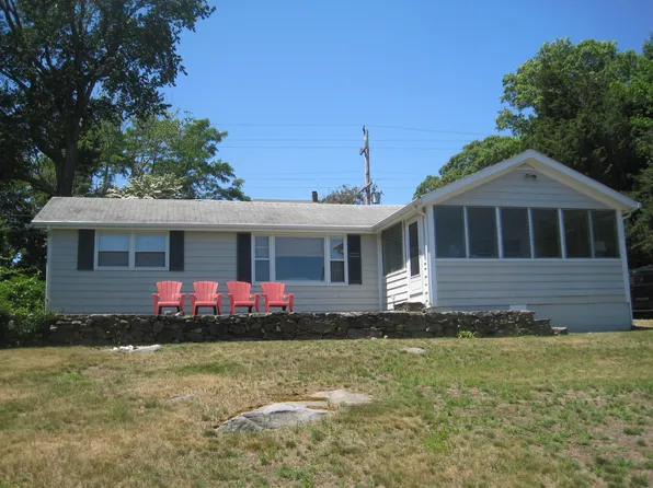 25 Spring St, Saunderstown, RI 02874