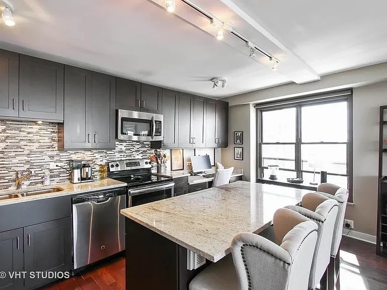 2930 N Sheridan Rd #1307 — Photo 6