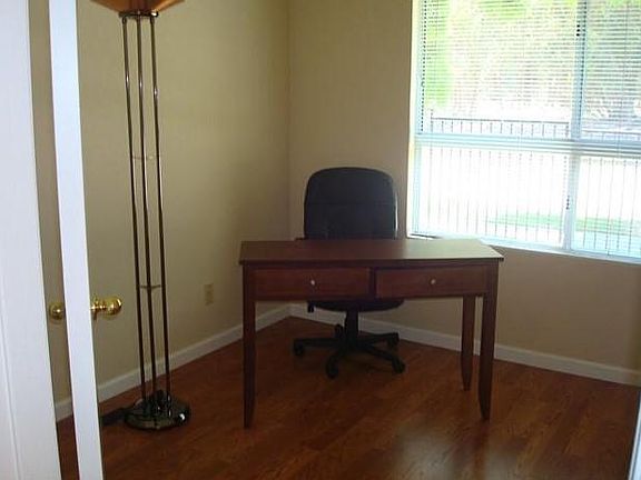 Bedroom (Lower level)