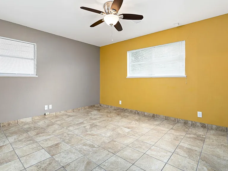 340 Maxwell Dr — Photo 13