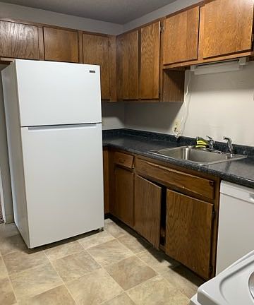 3rd image of 20 Wolf Rd #F87