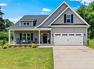 3354 Community Church Rd, Pfafftown, NC 27040