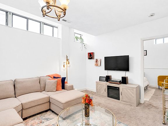3rd image of 356-358 Main St #1