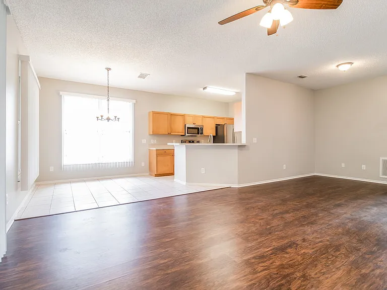 1136 Cherry Valley Way — Photo 3