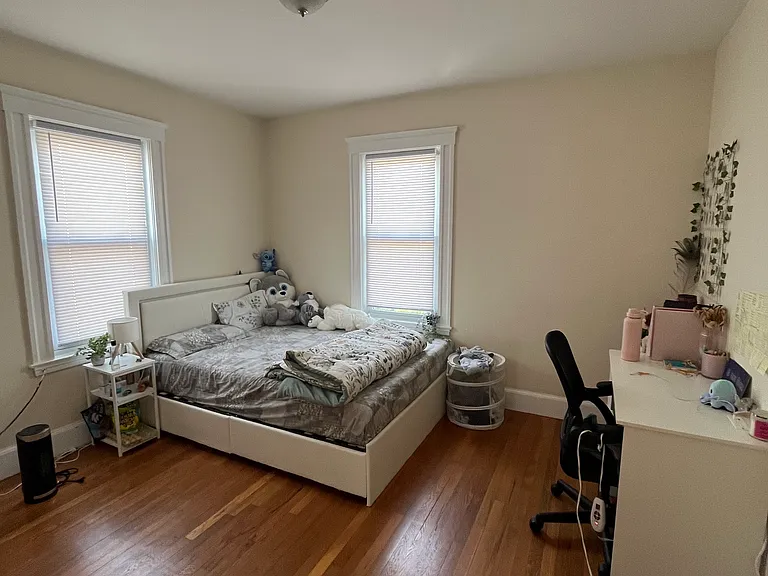 30 Elmira St #1 — Photo 3
