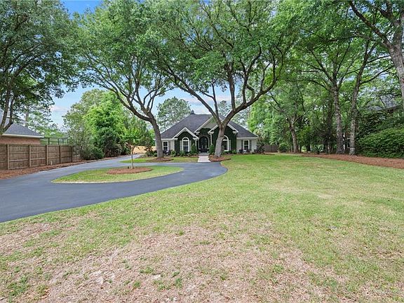 2nd image of 3900 Lakefront Dr