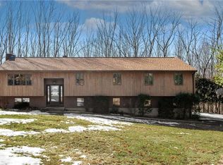 16 High View Dr, Smithfield, RI 02917