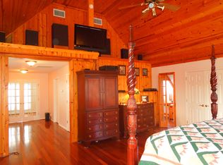 1682 Federal Farm Rd, Montross, VA 22520