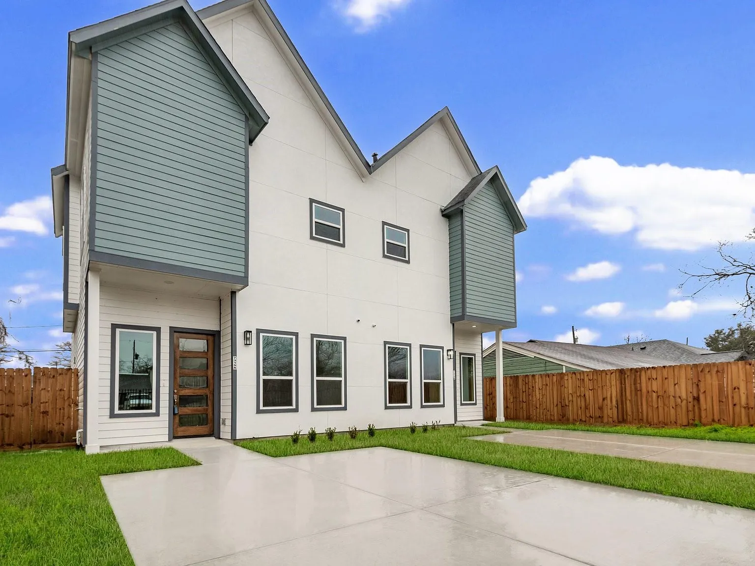3 bed, 2.5 bath, 2994 sqft, $1,800 — Photo 2