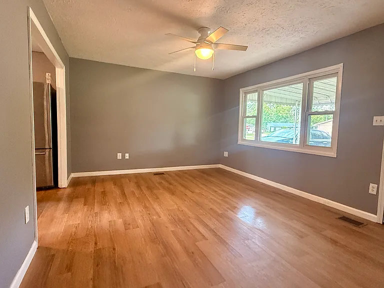 1205 Reedsdale Rd — Photo 2
