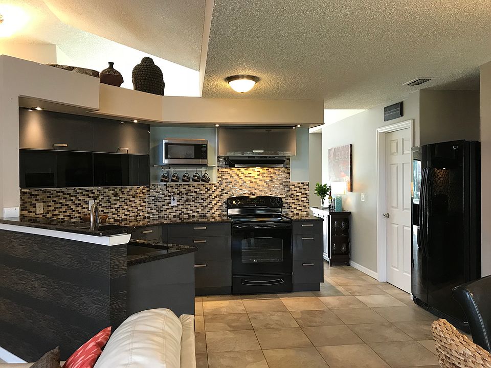 1st image of 636 Moss Park Ct