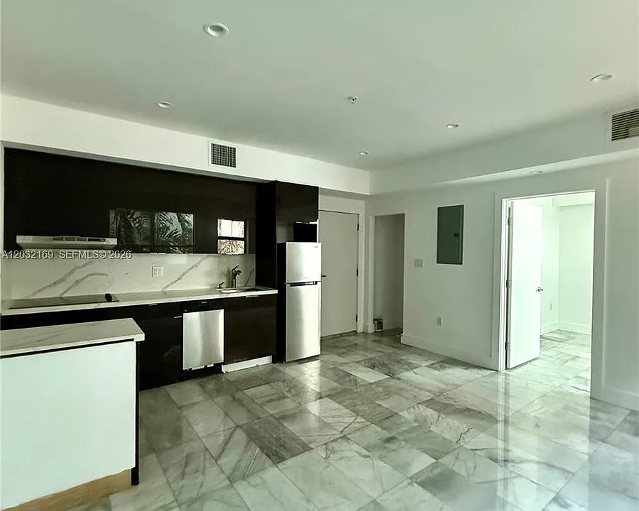 1560 Drexel Ave #103