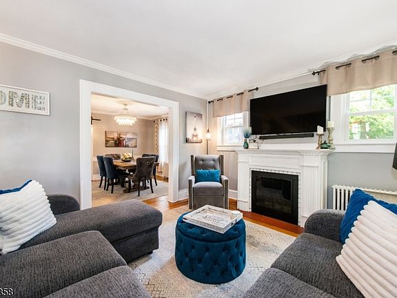 5th image of 49 Bell St