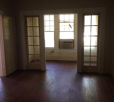 3rd image of 2432 Creswell Ave APT 2