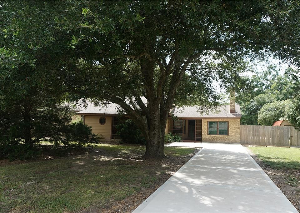 3706 College St, Damon, TX 77430 Zillow