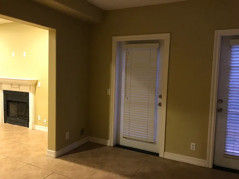 1334 S Grand Ave — Photo 17